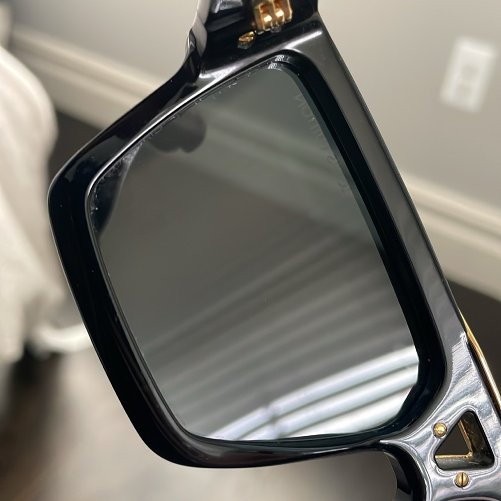 Louis Vuitton Evidence Z1502W Black Rectangular Sunglasses with logo case - Picture 7 of 16